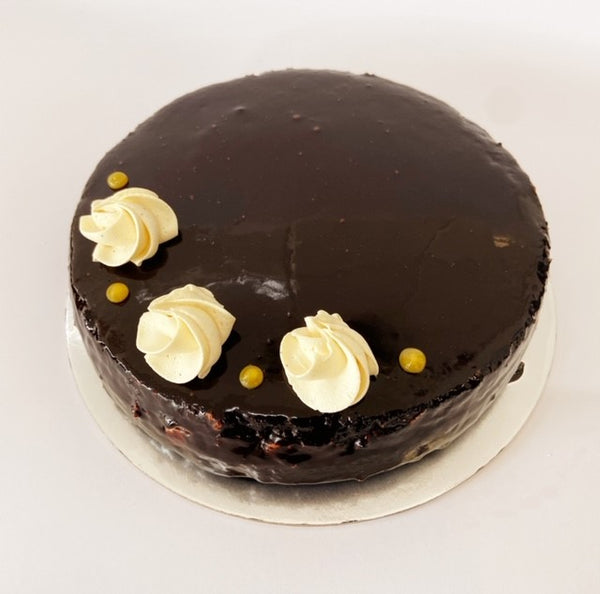 chocolate round mud cake 7"