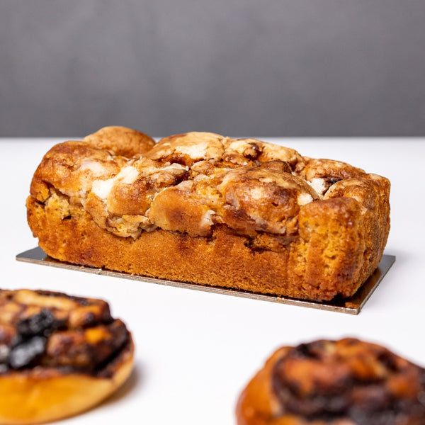 Apple Log Cake